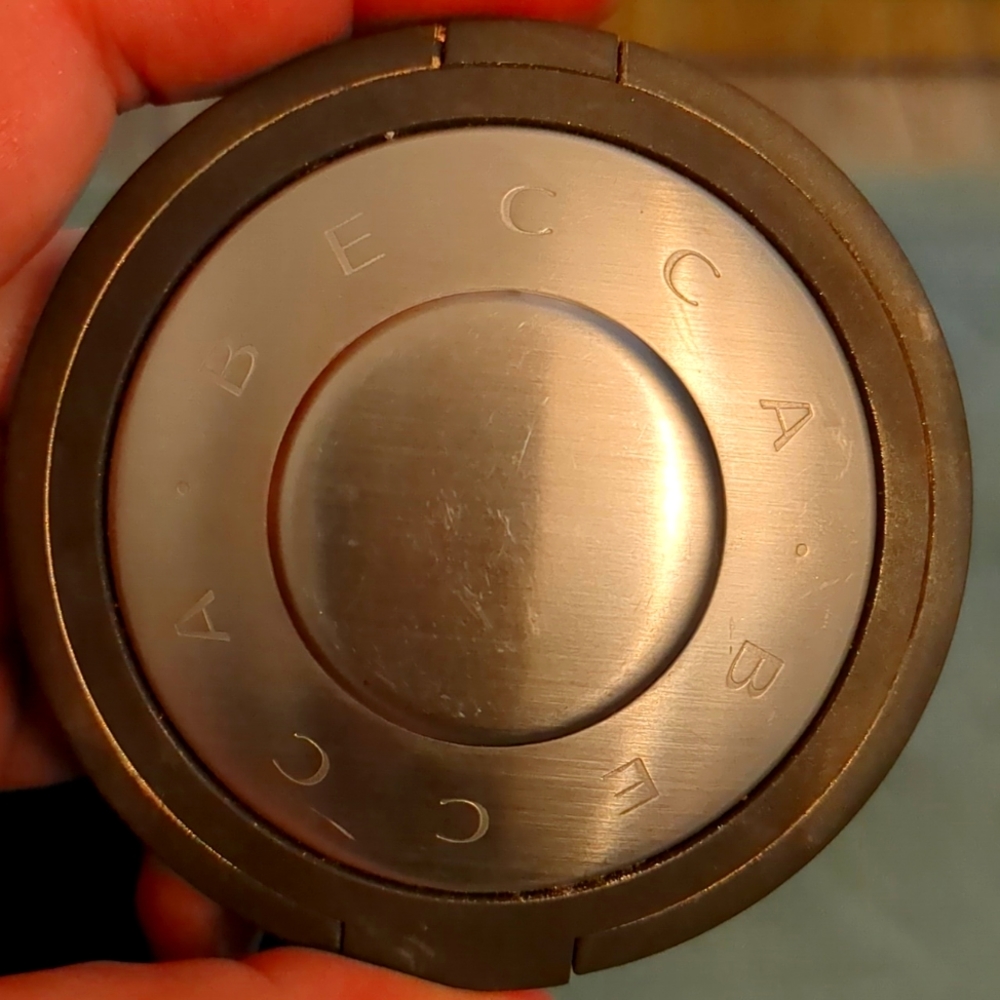 Becca shimmering skin perfector pressed on opal
